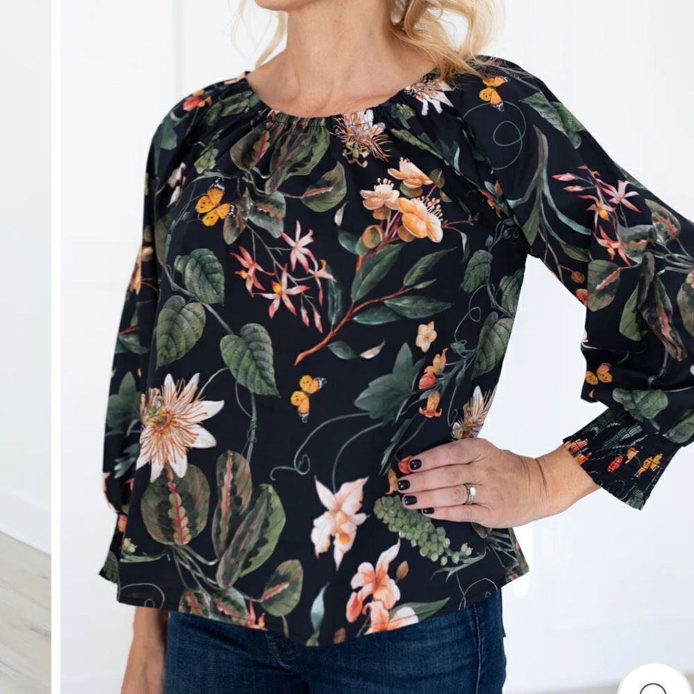 NWOT Olivia James Exotica Print Cotton Top